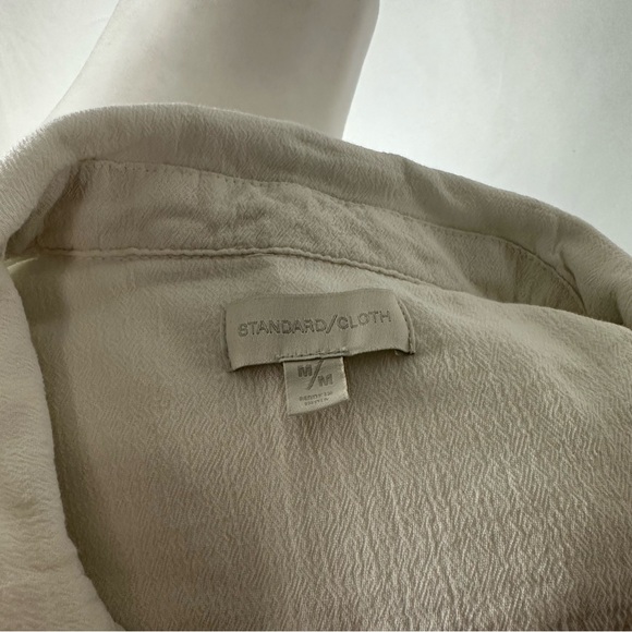 Standard/Cloth Button Down - Picture 4 of 4